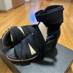 Sorel Joanie Gladiator II Strappy Wedge Sandals Black 9.5 B M w box EUC